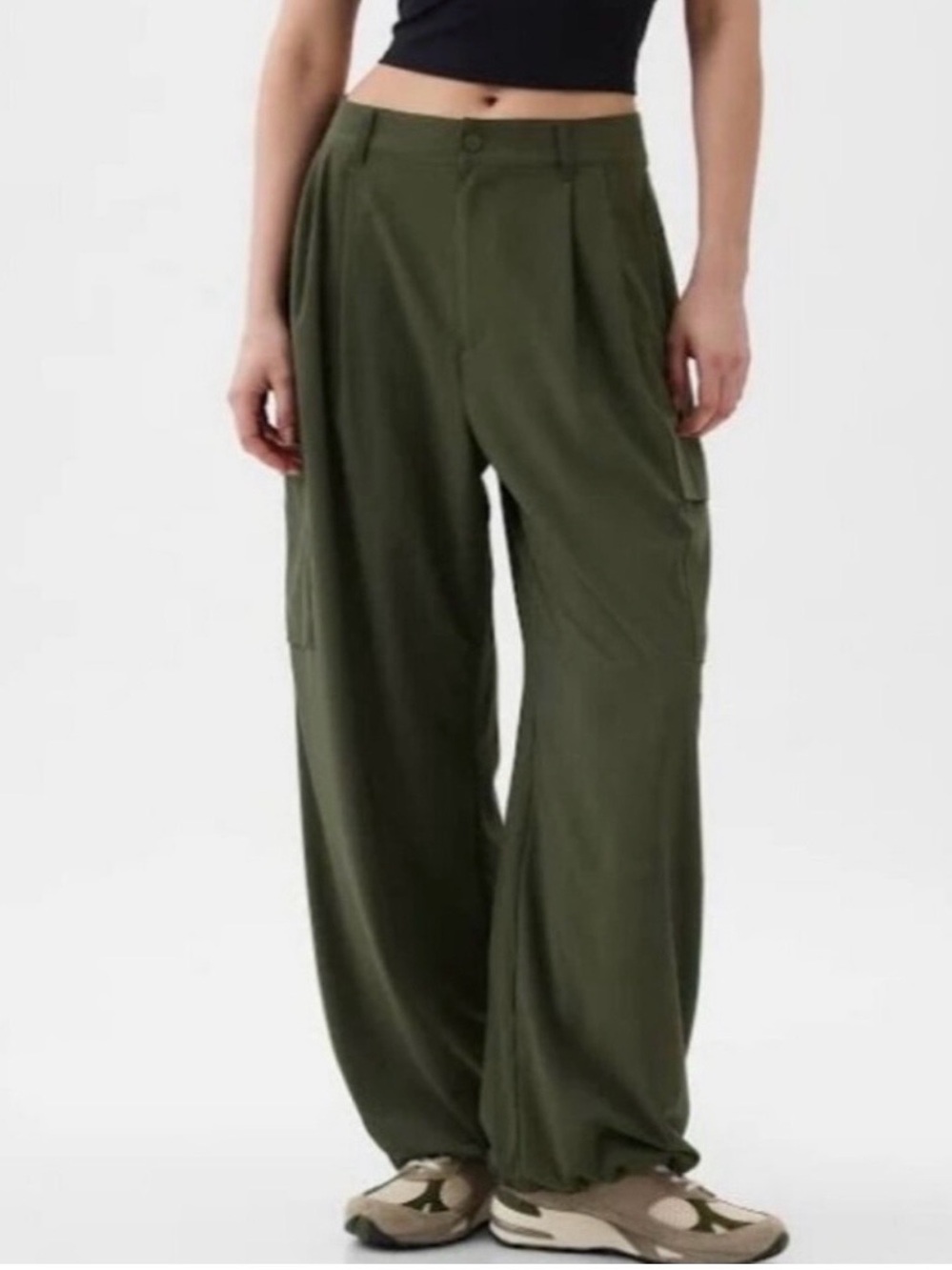GapFit High Rise Runaround Cargo Joggers Size XS